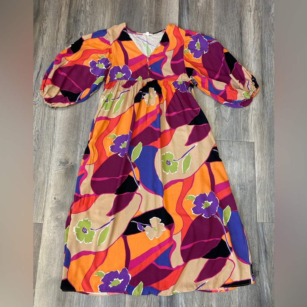 Easel Dress Medium- Beautiful bright colors!!